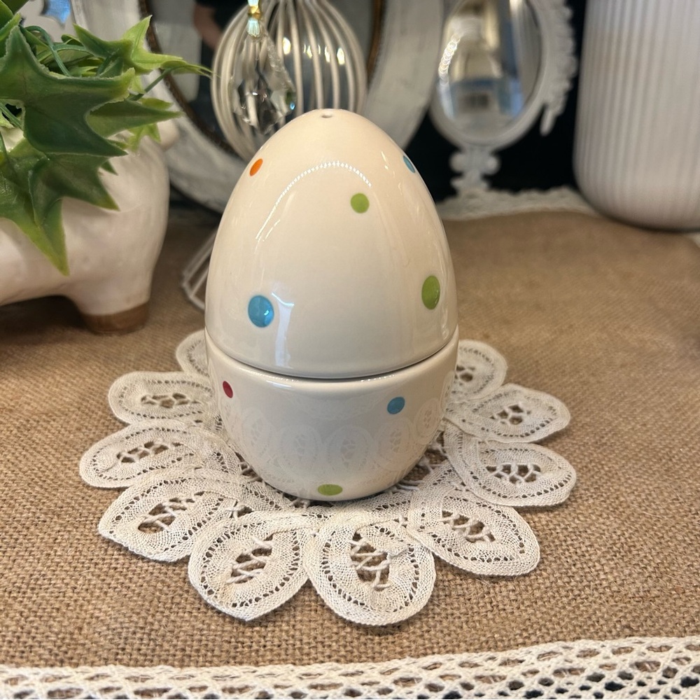 Retired Temp-tations by Tara Polka Dot Egg Salt and Pepper Shakers 4" Easter Egg